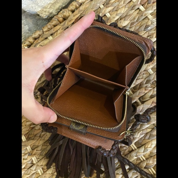 Sold Louis Vuitton fringed crossbody - Picture 3 of 8